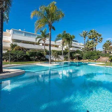 Апартаменты Altos De Banus 2