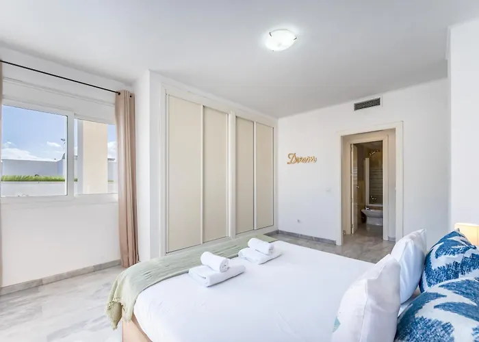 Altos De Banús 2 *